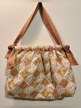 Quilted Patchwork Shoulder Bag in Tan and Cream